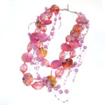 Draad Ketting Parel met Schelp Fuchsia